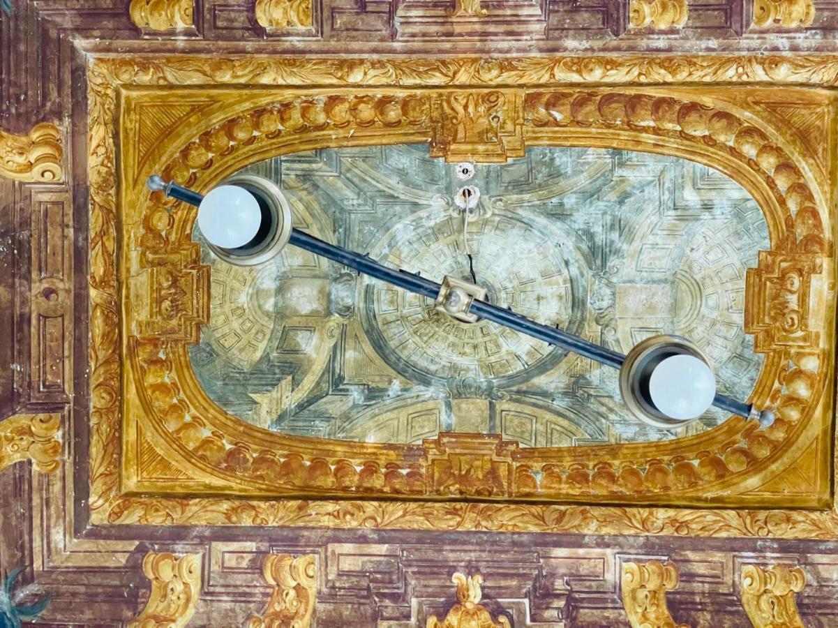 Sul Teatro San Carlo Napoli