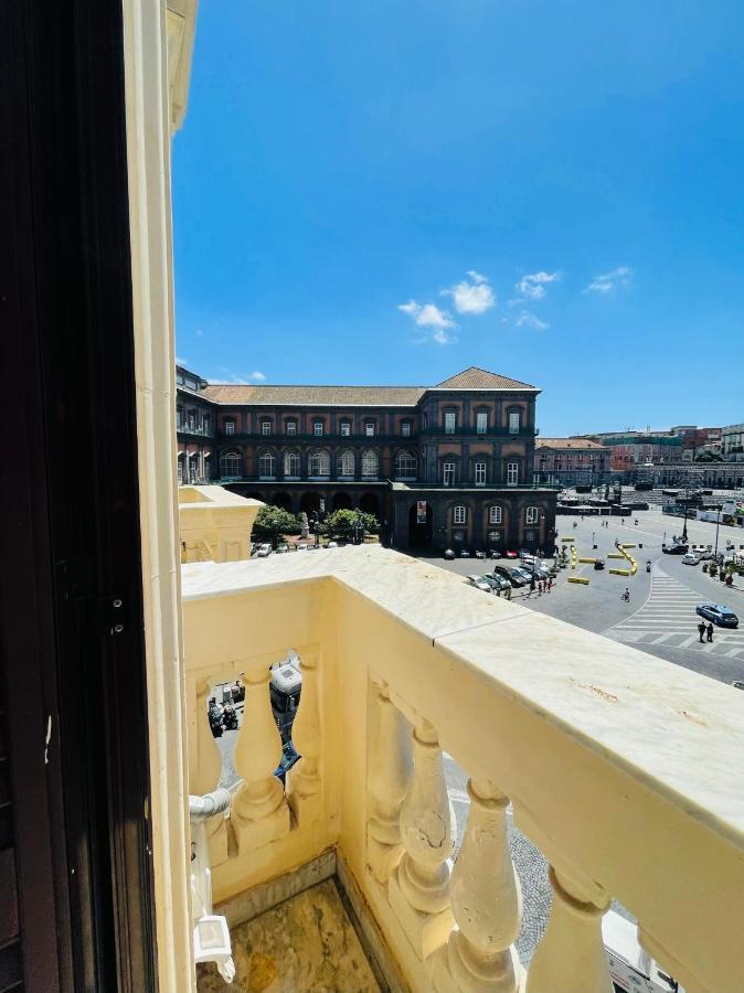Sul Teatro San Carlo Apartment *