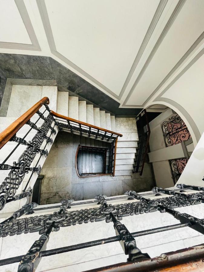 Sul Teatro San Carlo Apartment *
